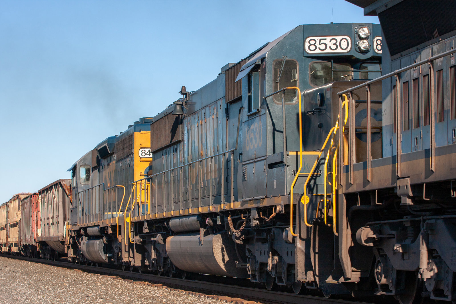 CSXT 8530