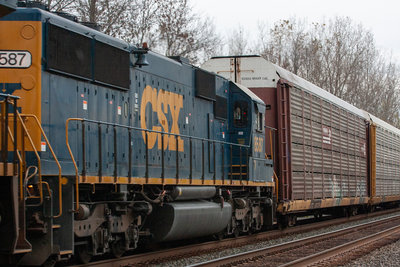 CSXT 8587