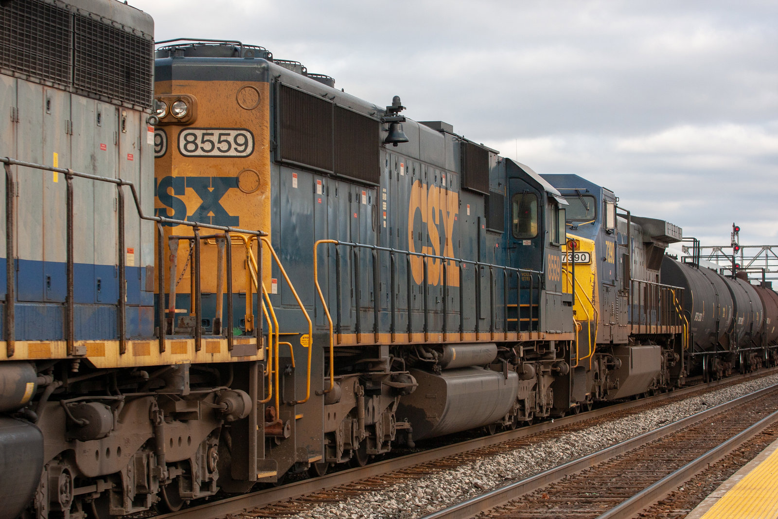 CSXT 8559