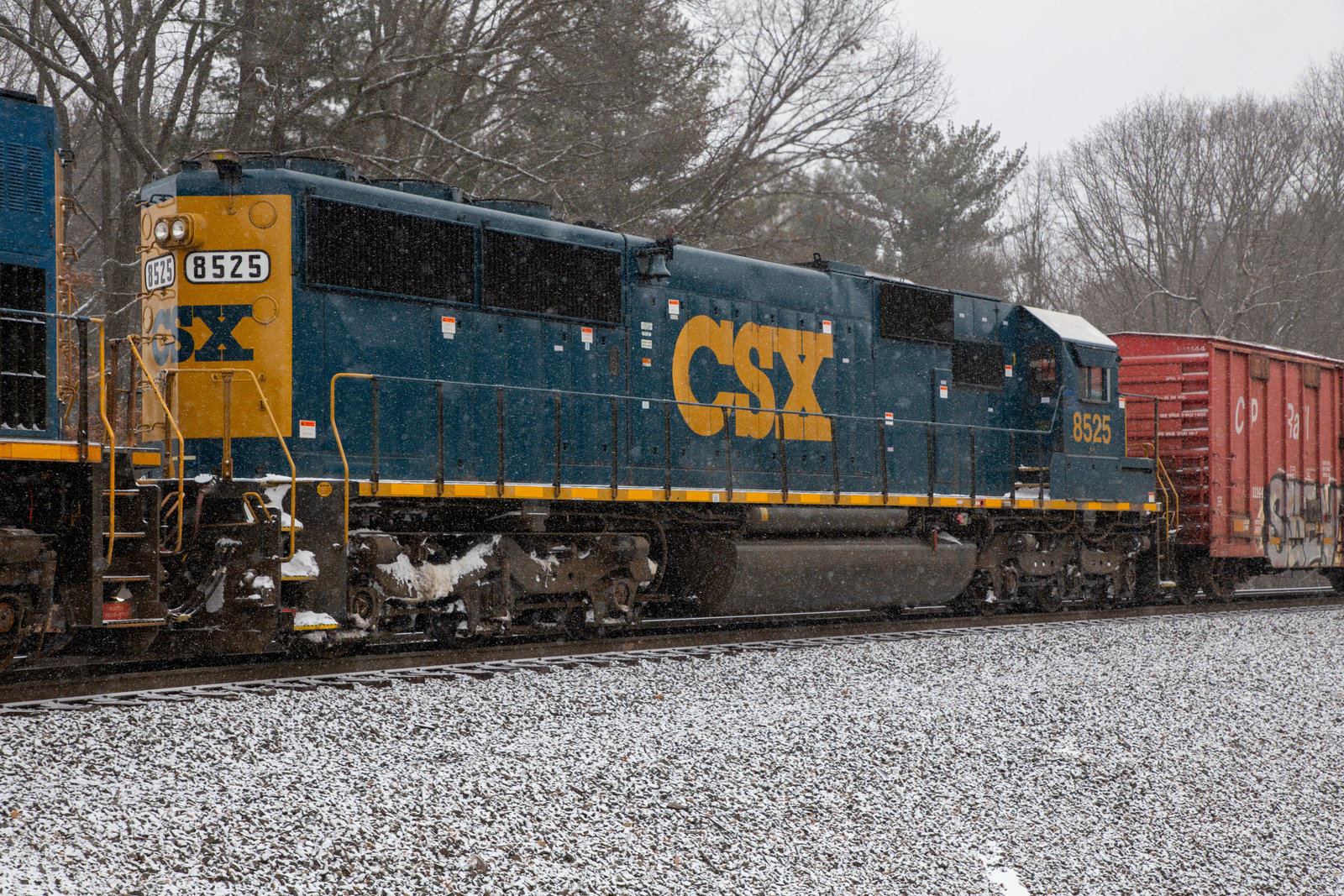 CSXT 8525
