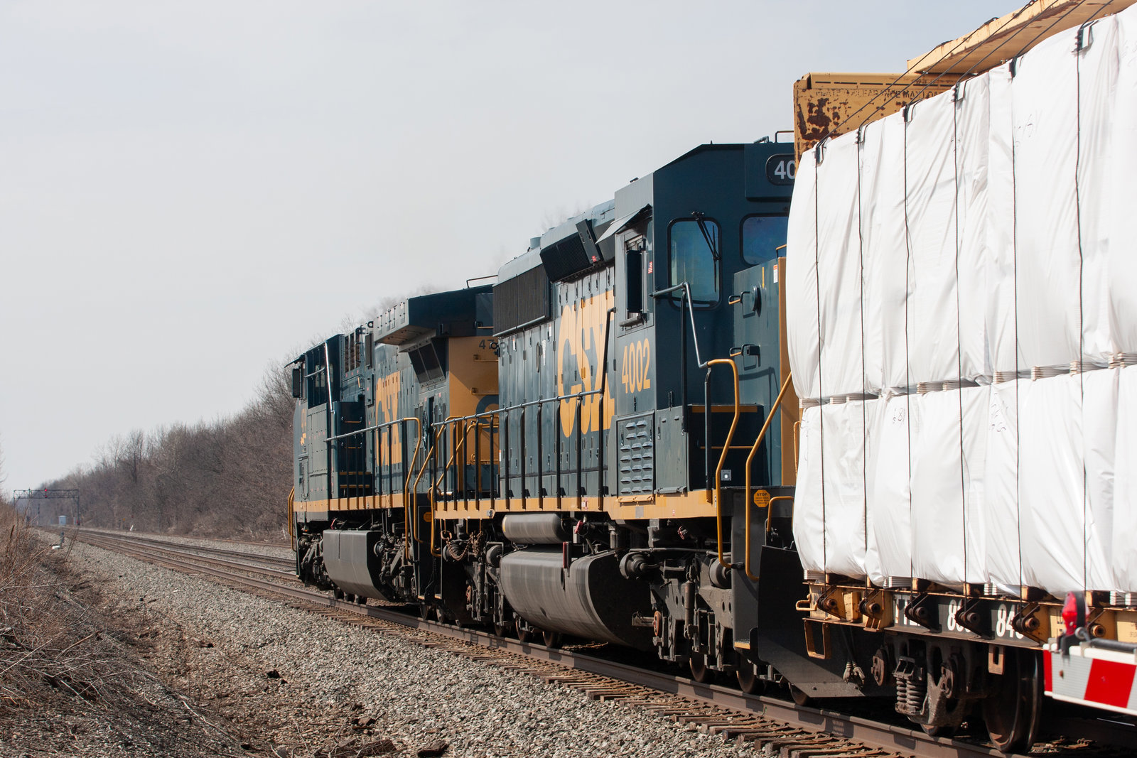 CSXT 4002