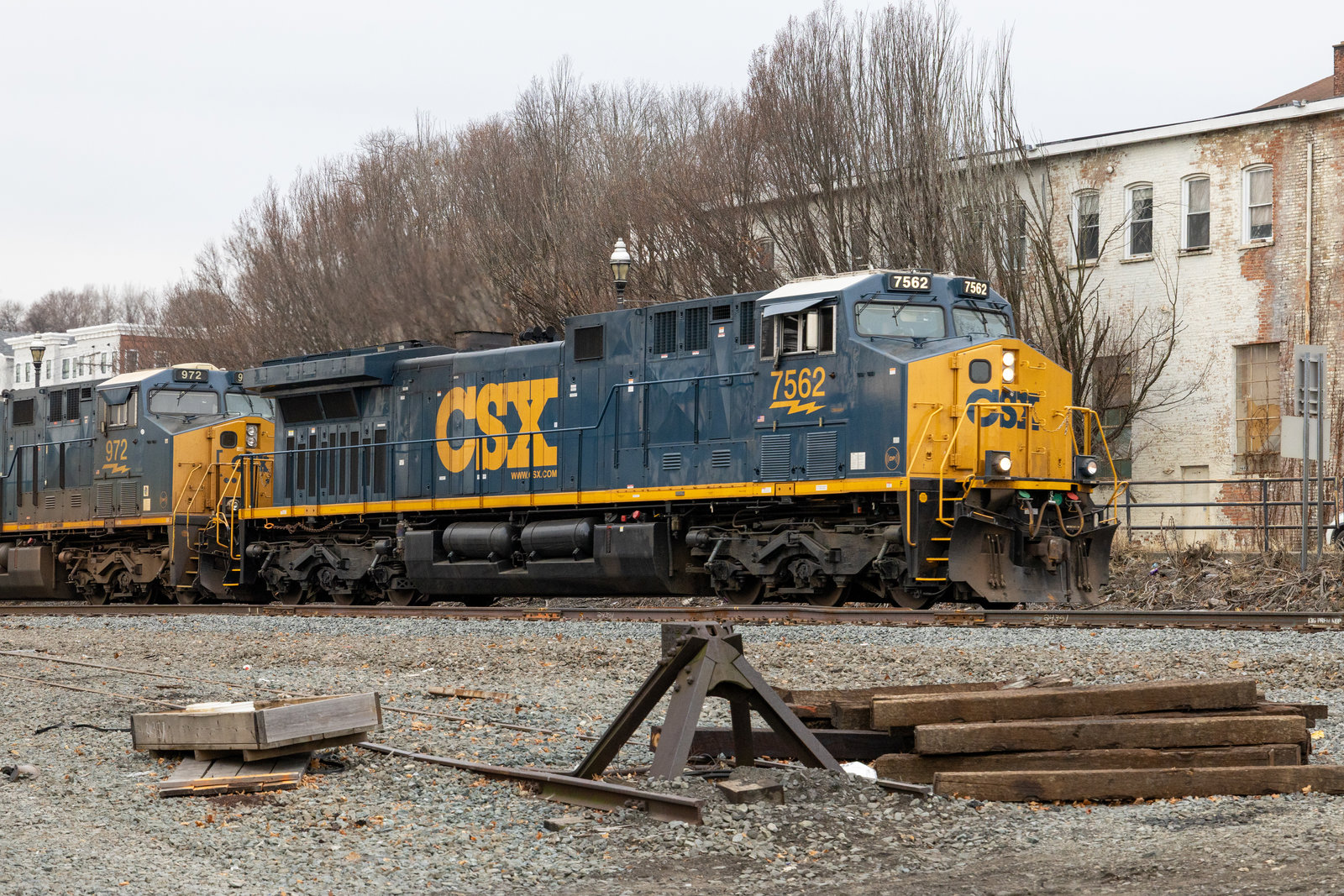 CSXT 7562