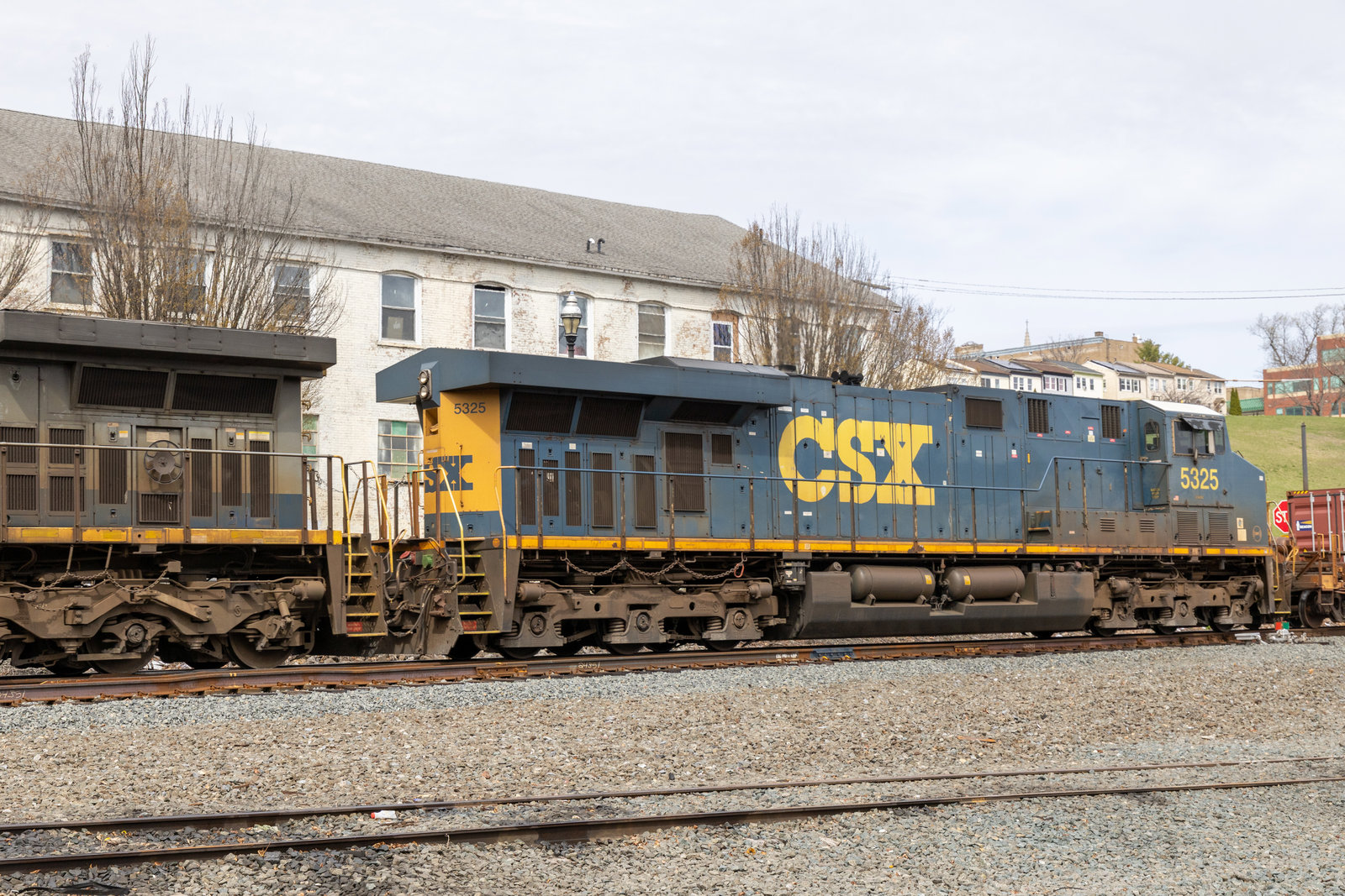 CSXT 5325