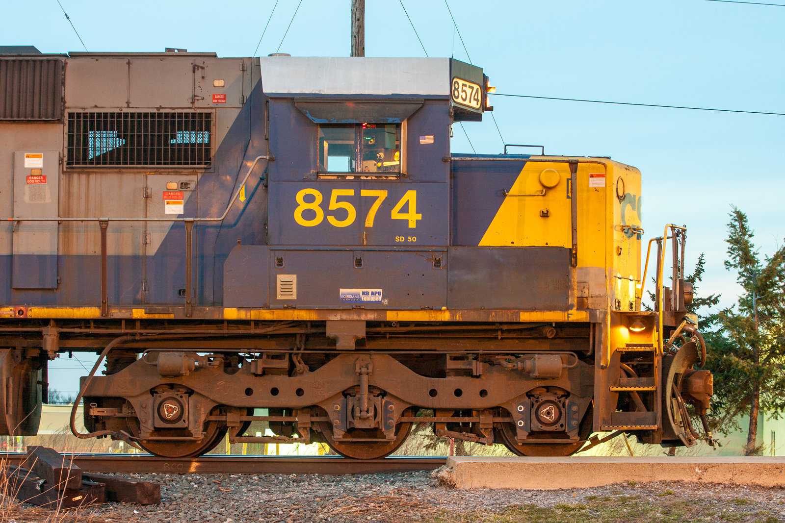 CSXT 8574