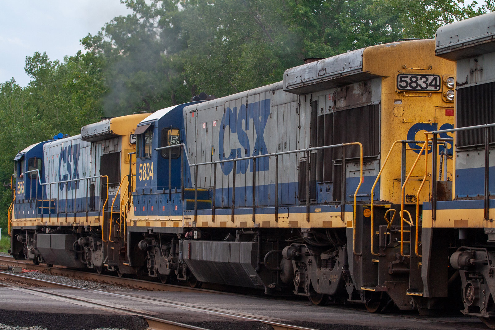 CSXT 5834