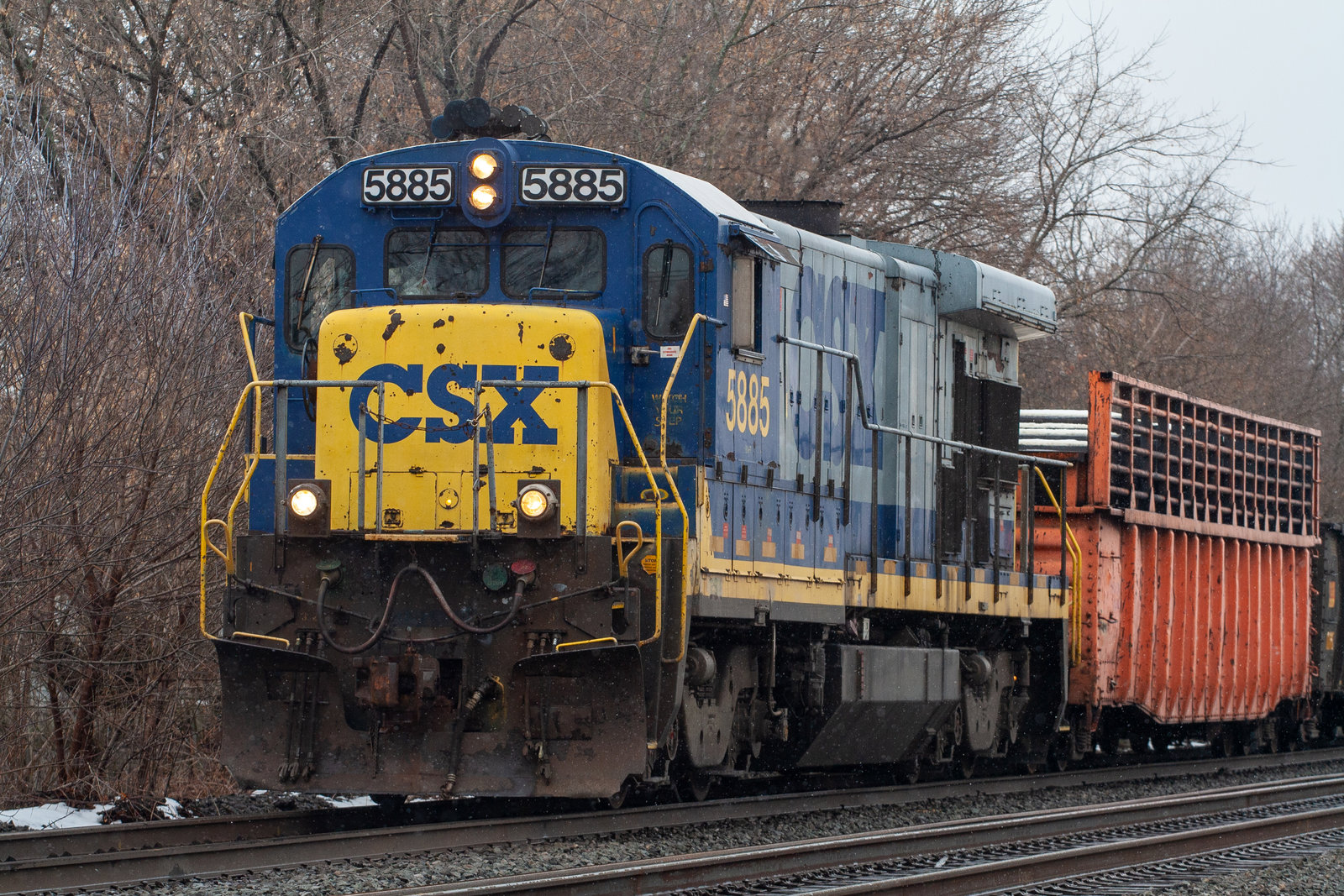 CSXT 5885
