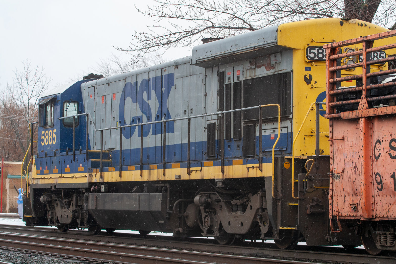 CSXT 5885