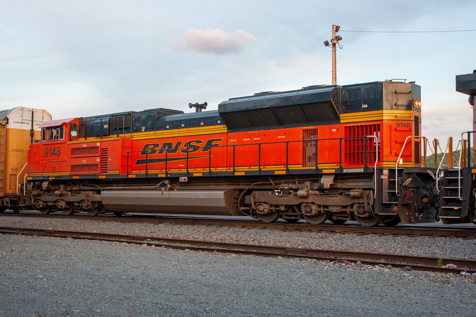 BNSF 9148