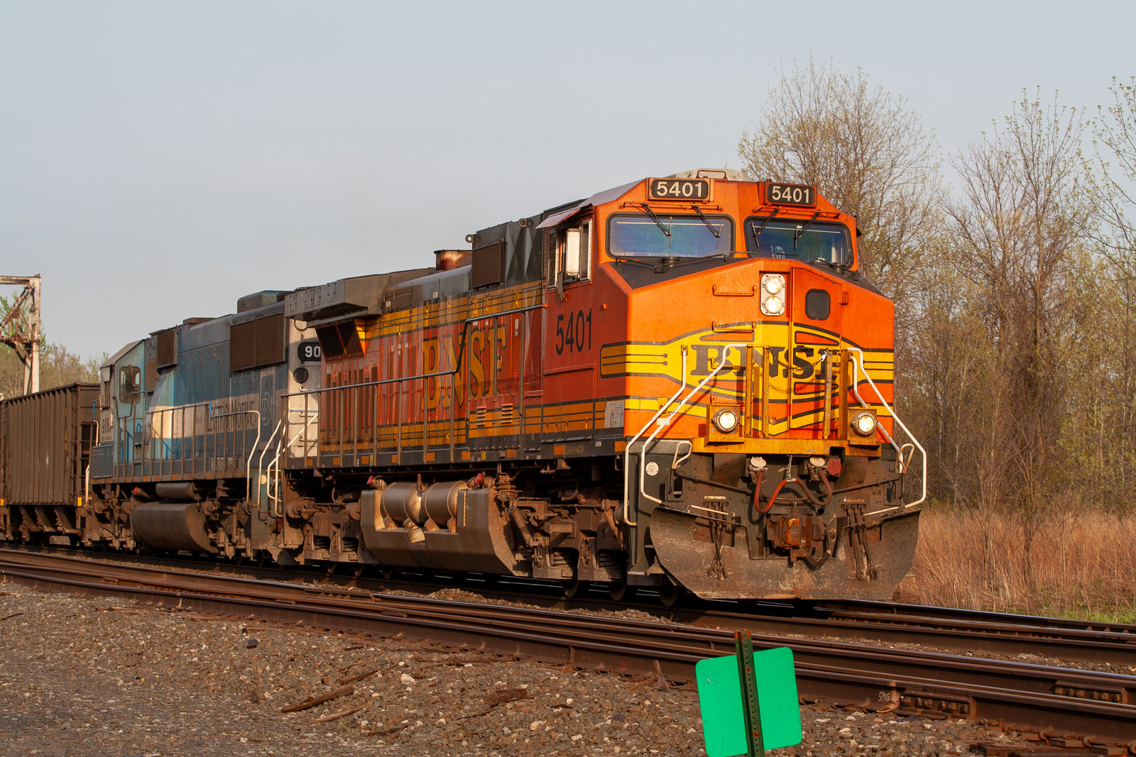 BNSF 5401