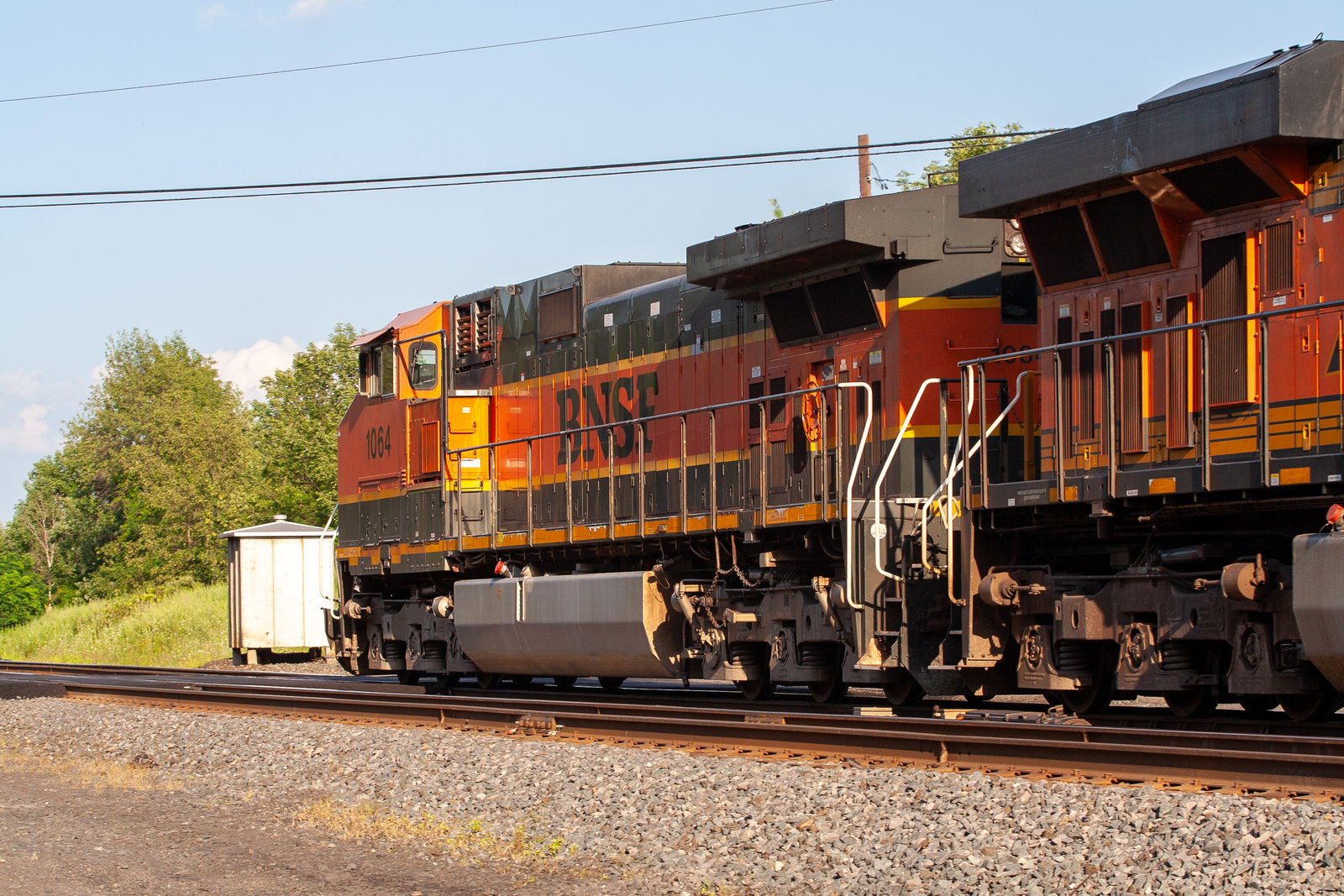 BNSF 1064