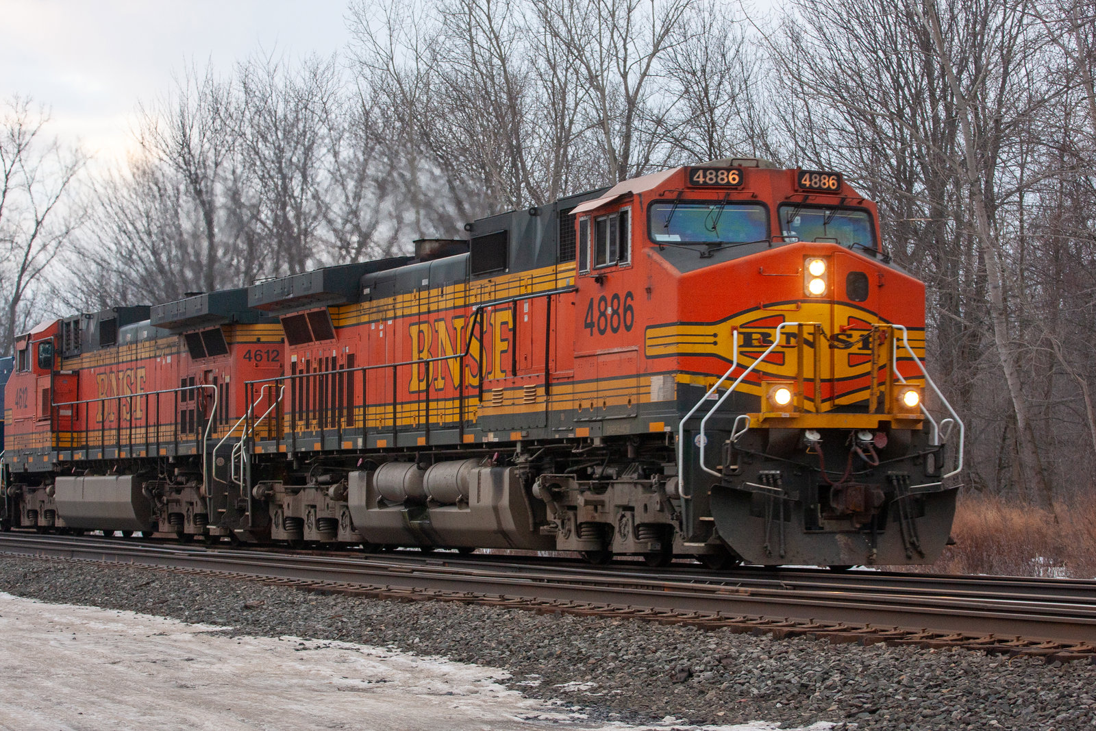 BNSF 4886