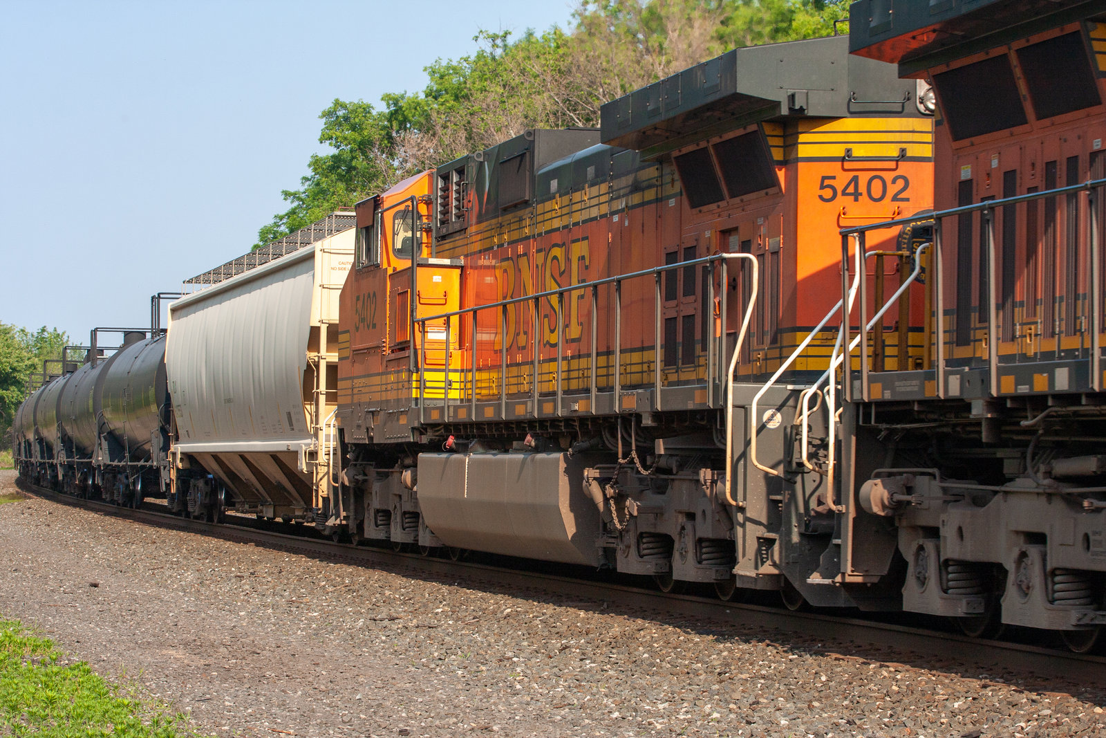 BNSF 5402