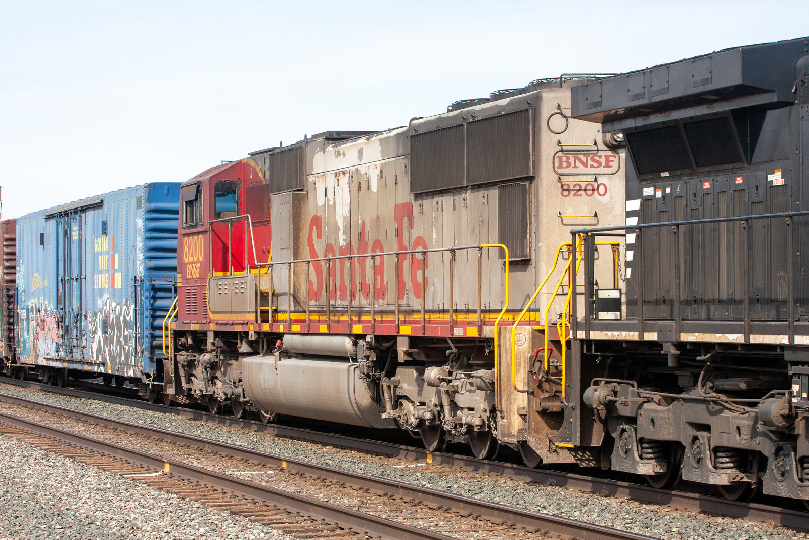 BNSF 8200