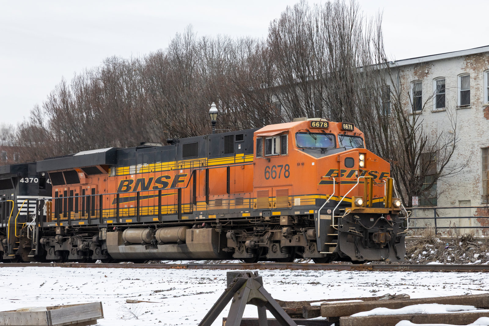 BNSF 6678