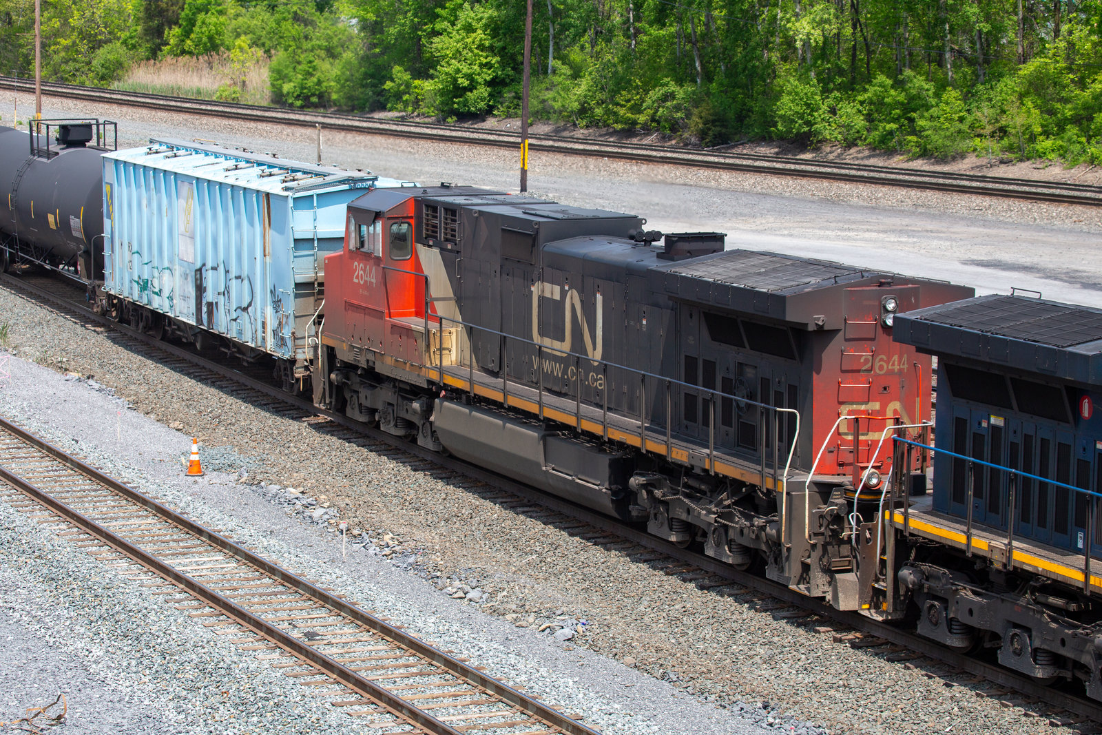 CN 2644
