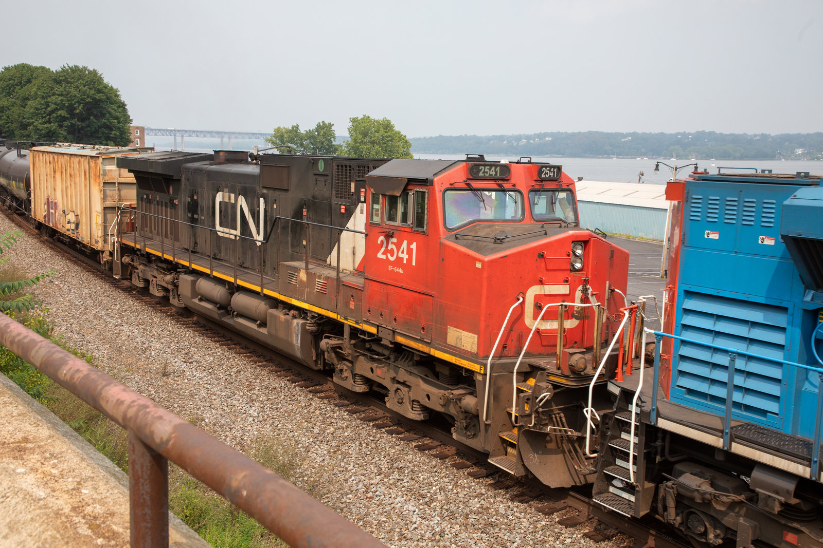 CN 2541
