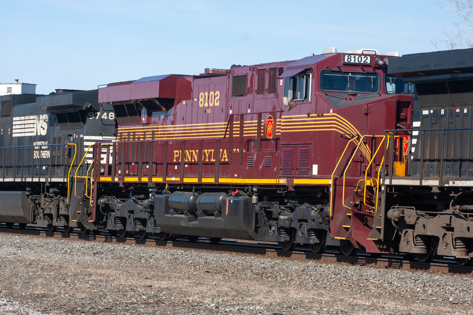 NS 8102