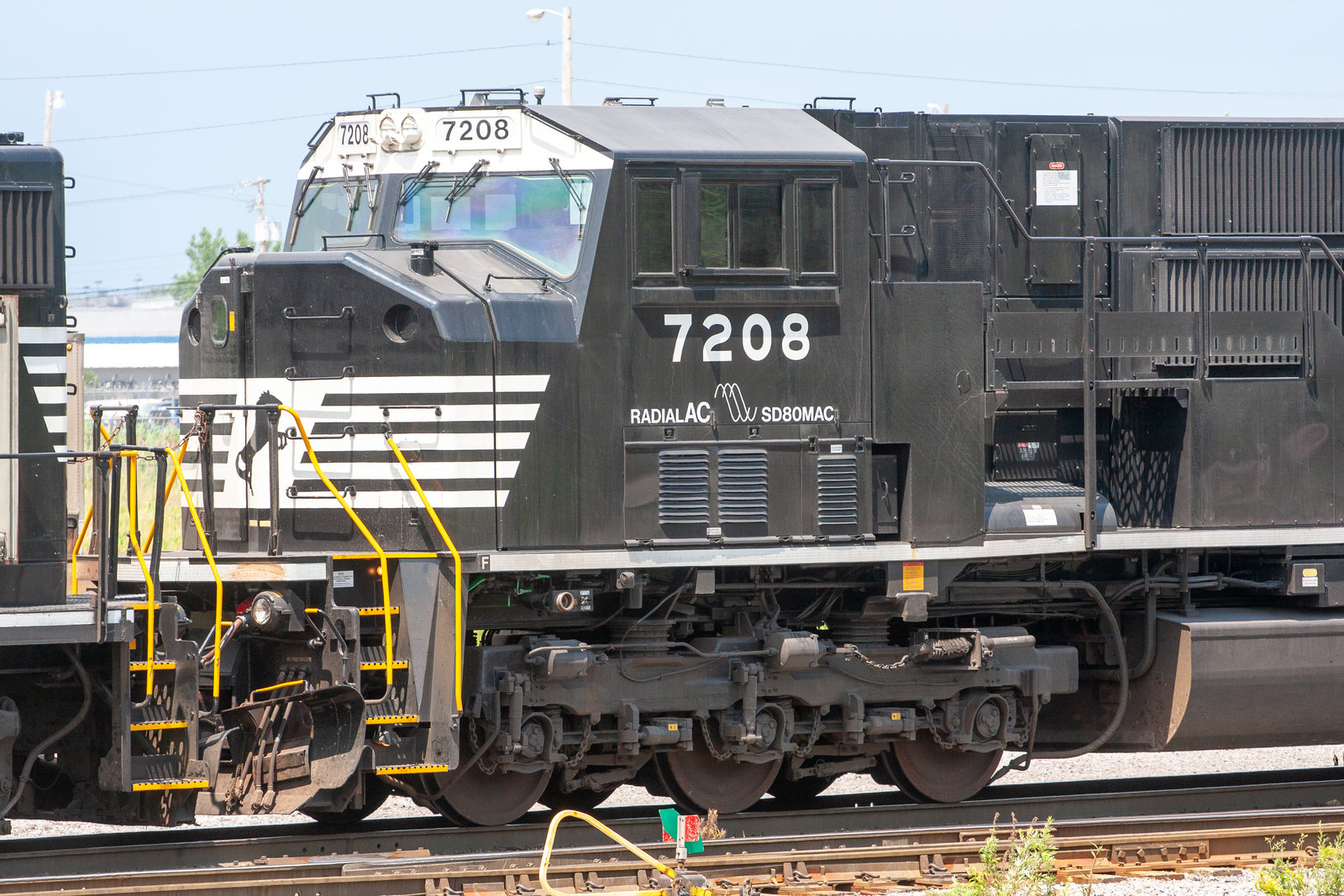 NS 7208