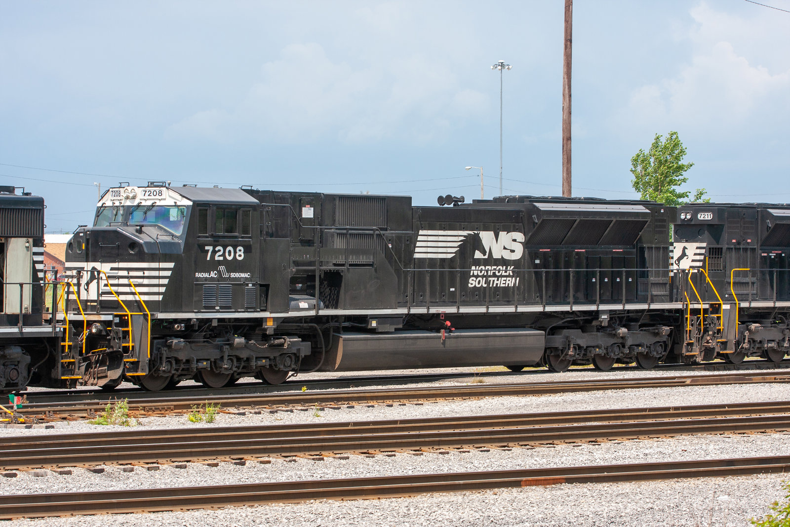 NS 7208