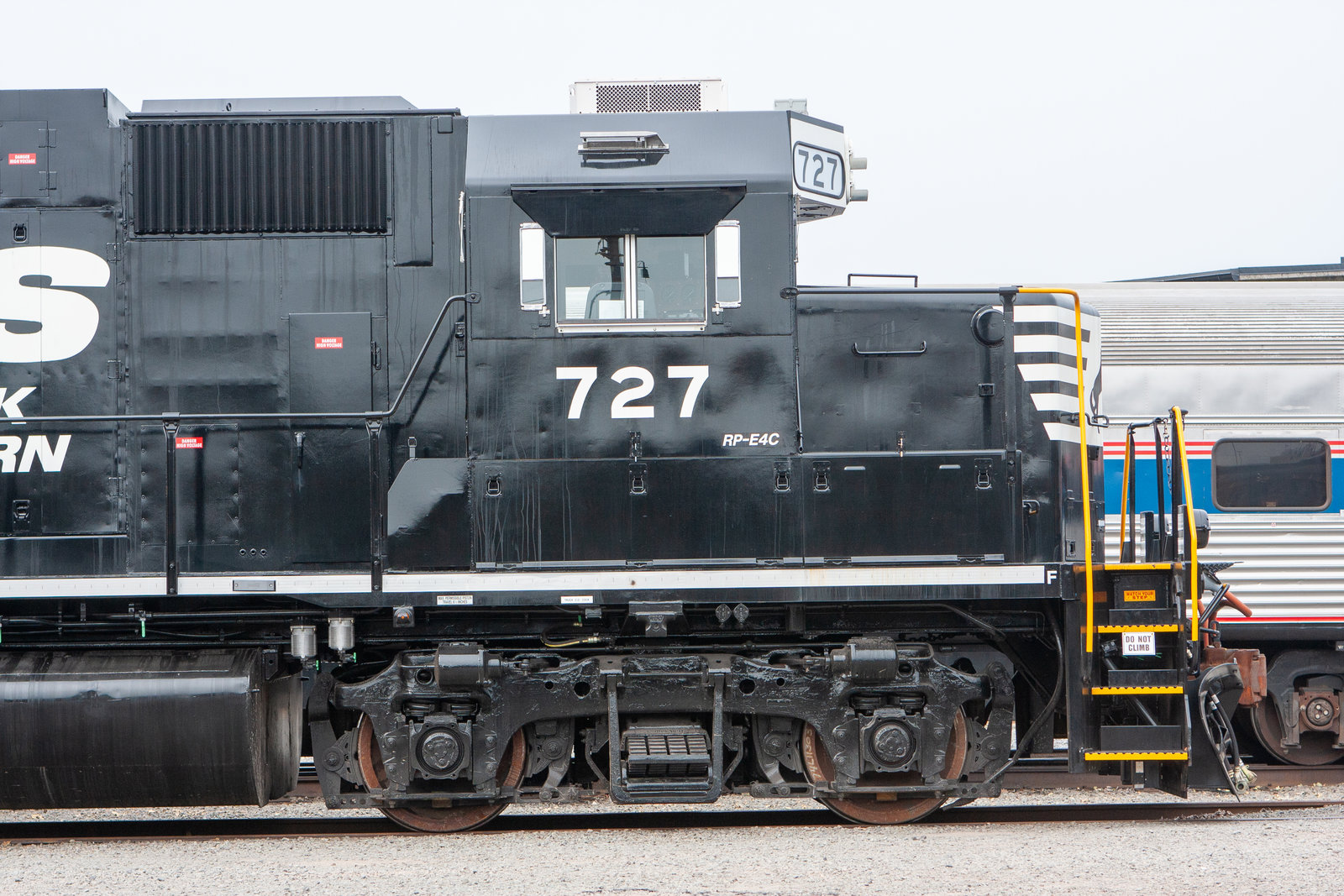 NS 727