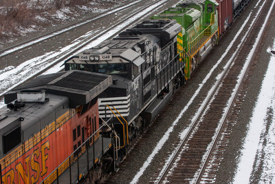 NS 1049