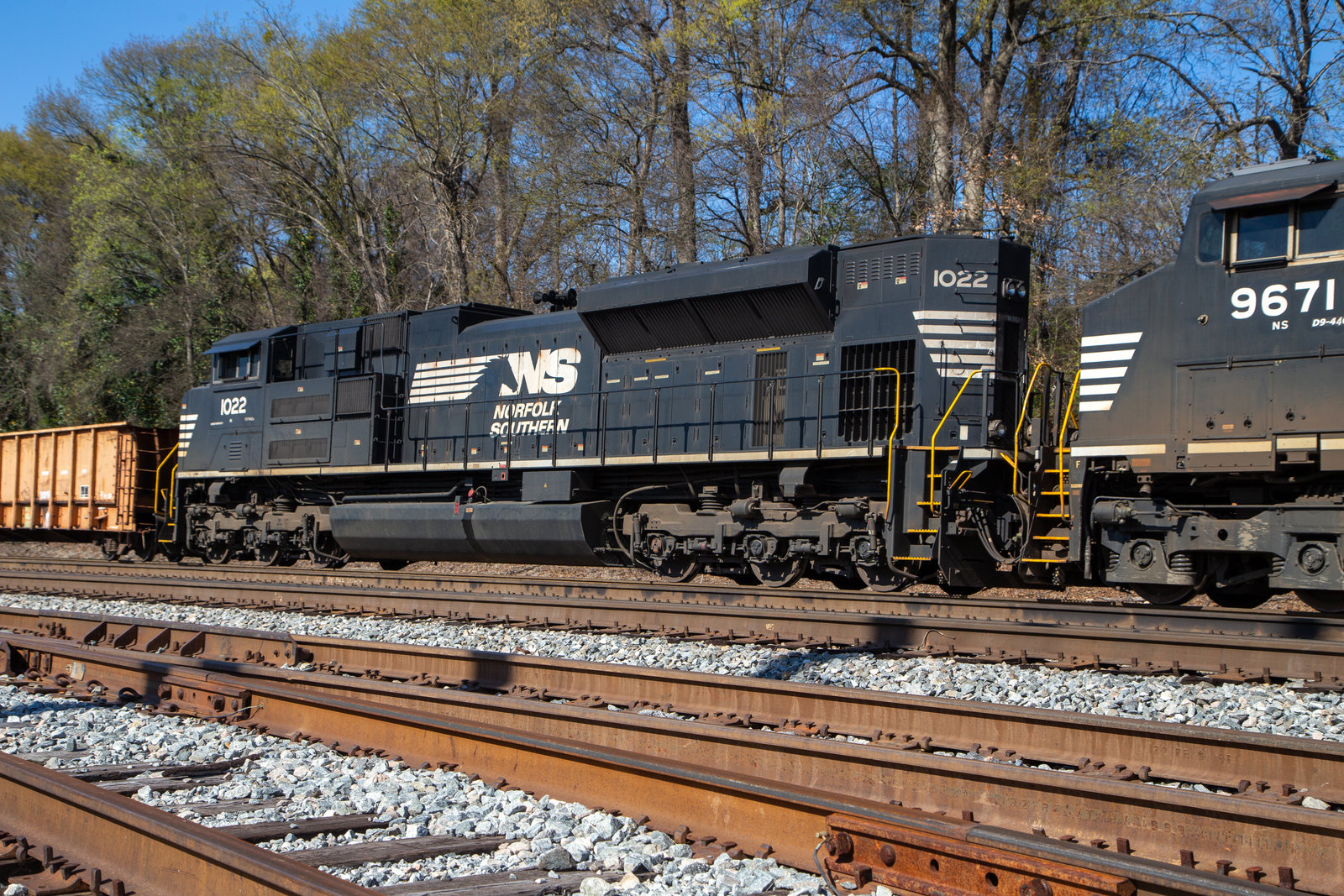 NS 1022