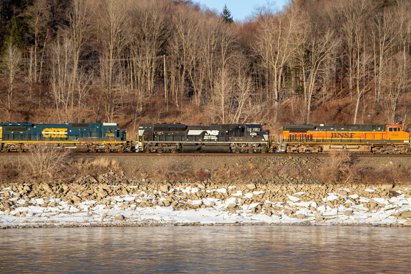 NS 1025