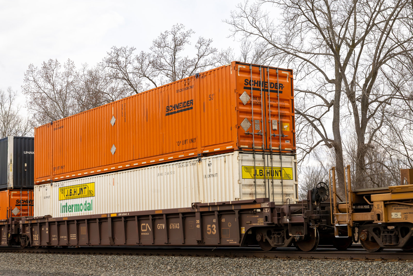 GTW 676143B