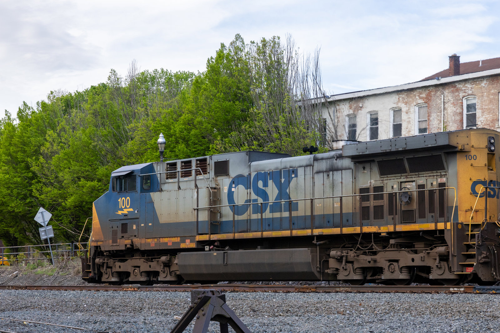CSXT 100