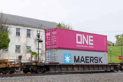 CN 677135A