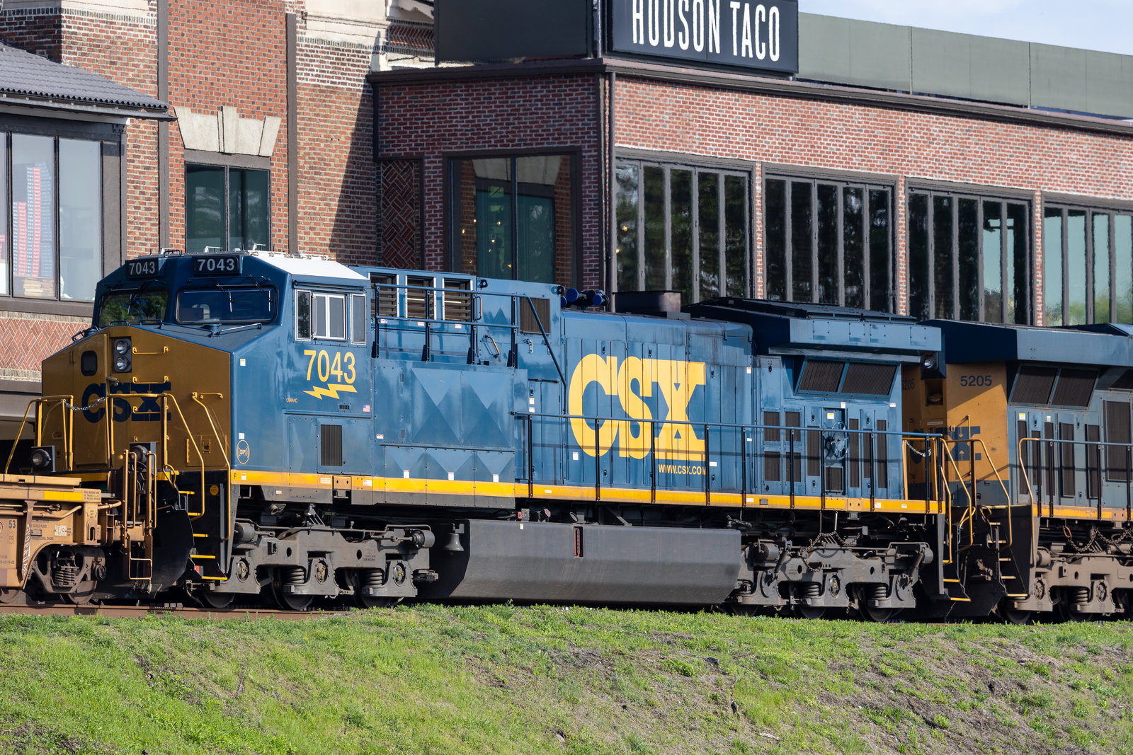 CSXT 7043
