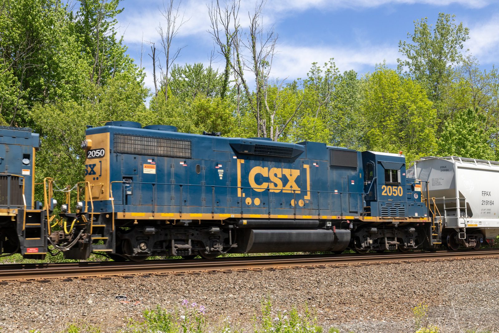 CSXT 2050