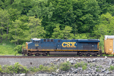 CSXT 832