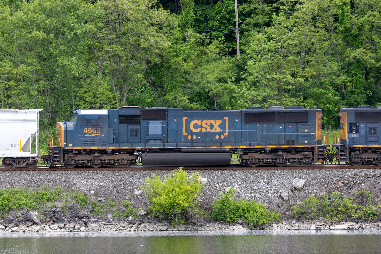 CSXT 4563