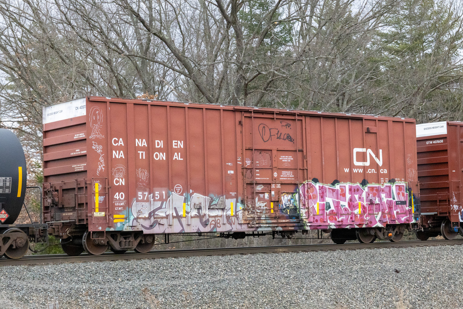 CN 405751