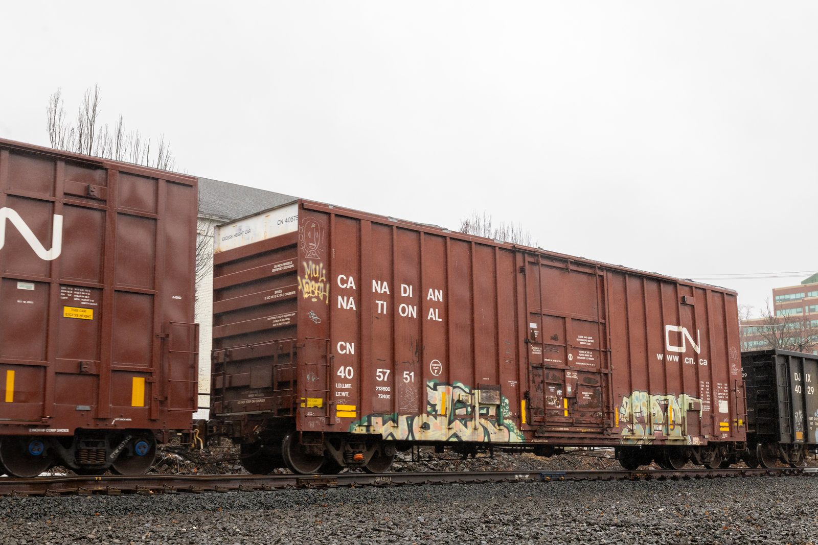 CN 405751