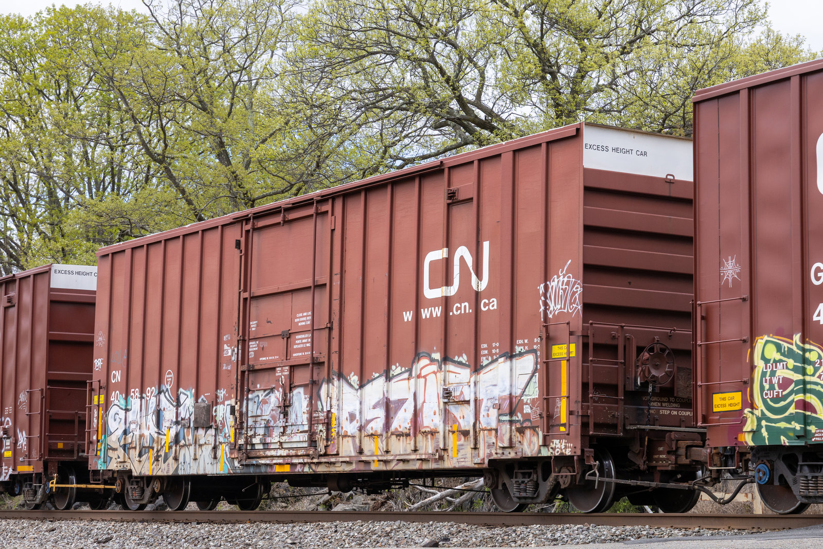 CN 405892