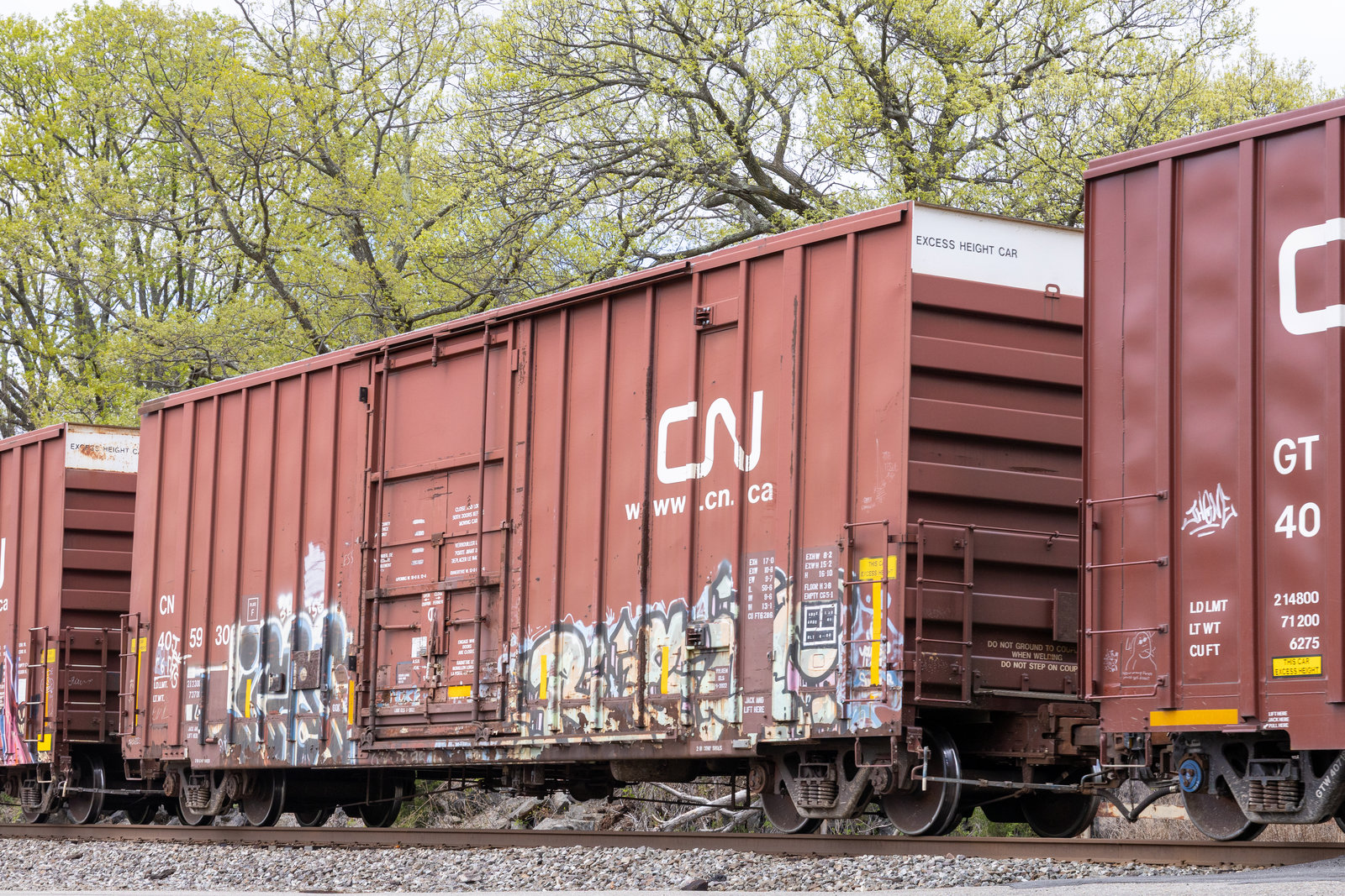 CN 405930