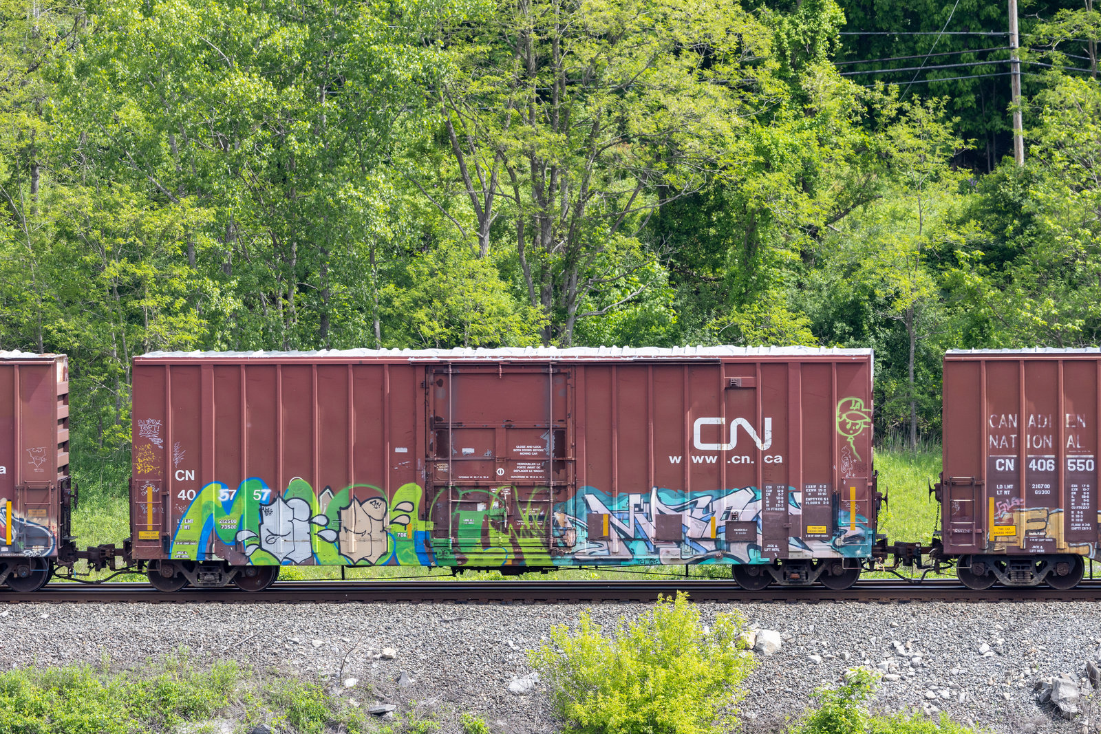 CN 405757