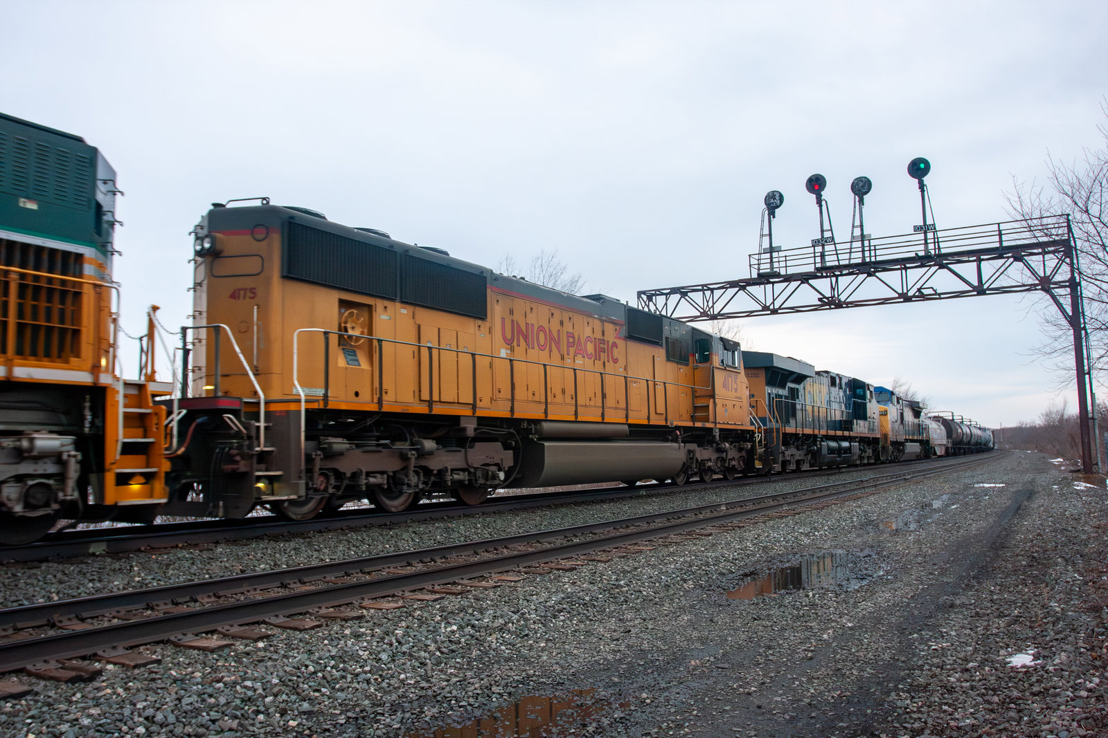 UP 4175
