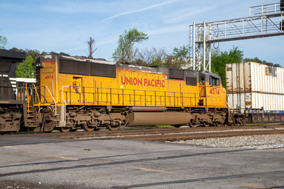 UP 4574