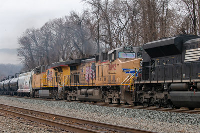 UP 5892