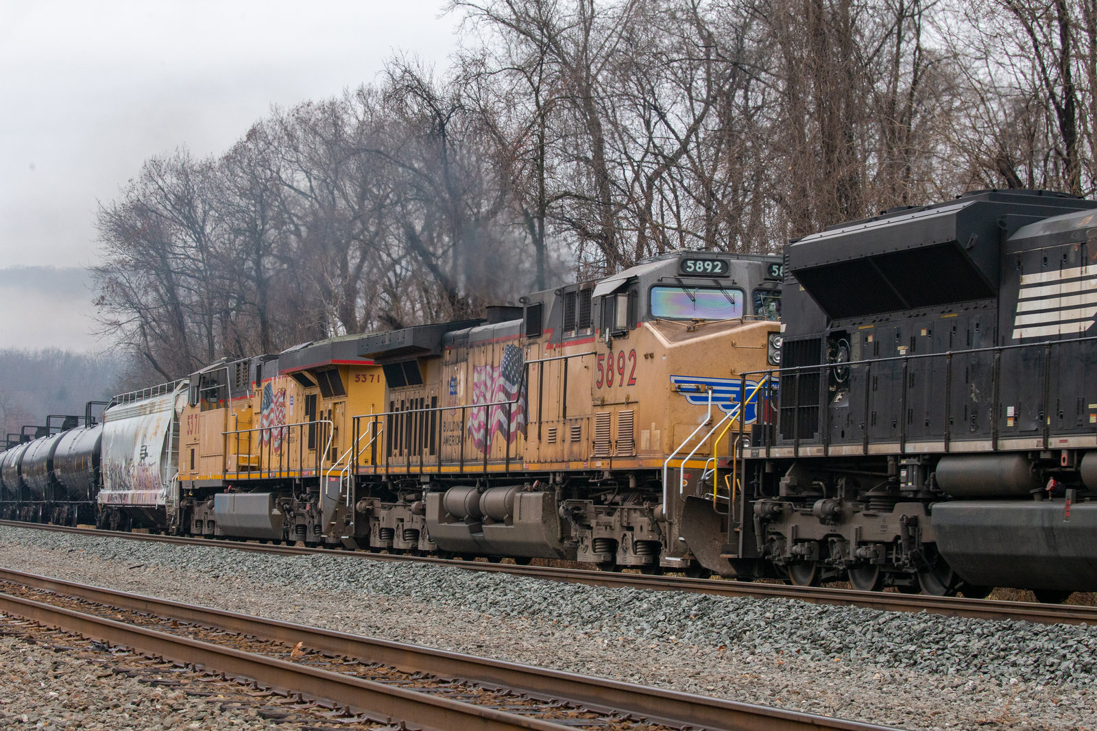UP 5892
