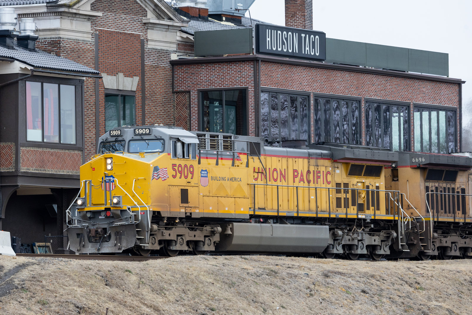 UP 5909