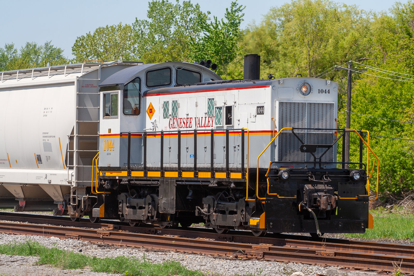 DL 1044