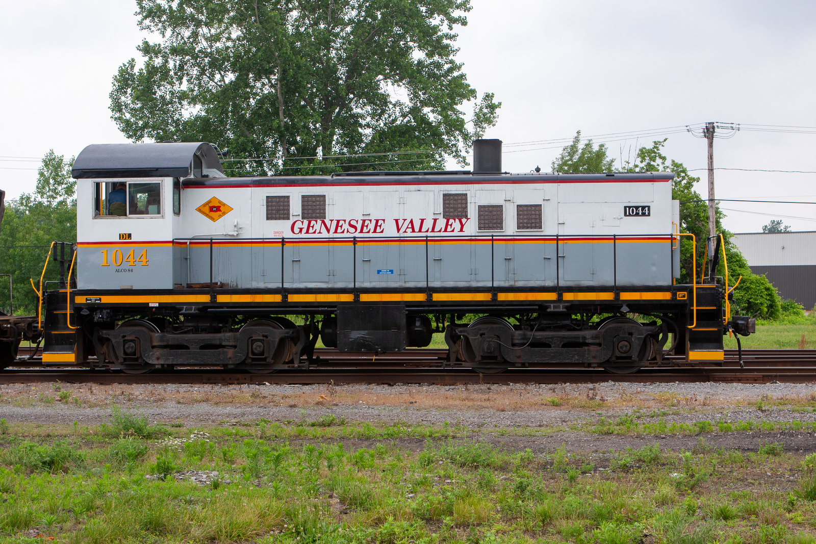 DL 1044