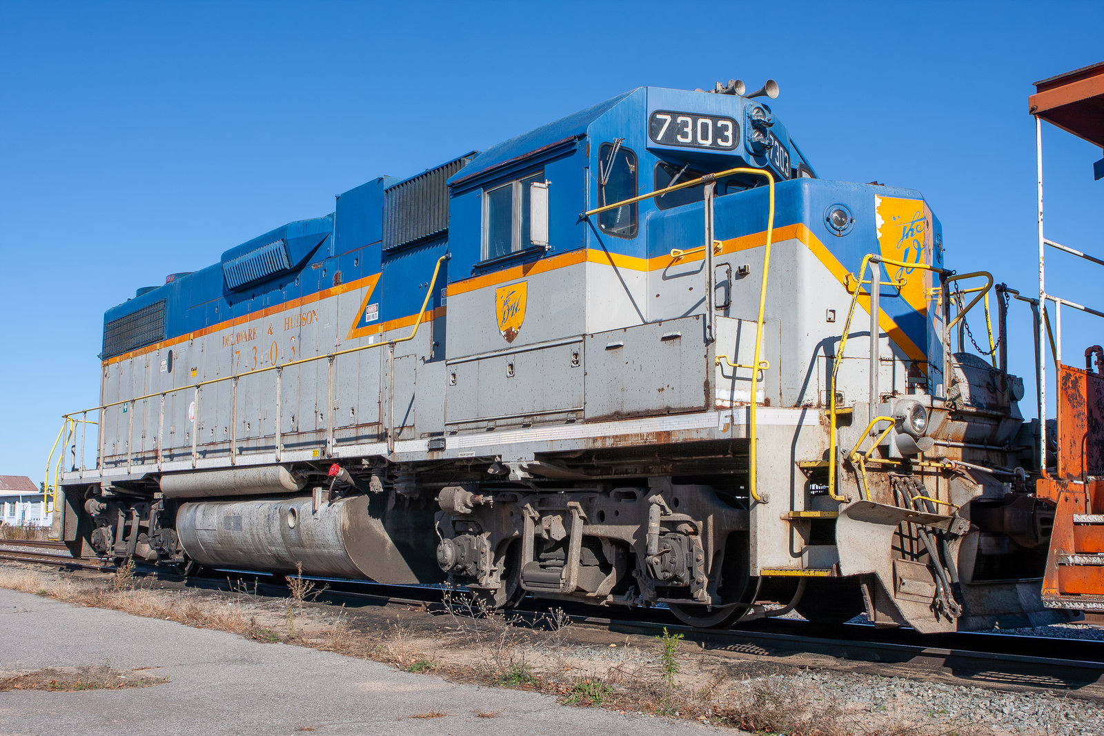 DH 7303