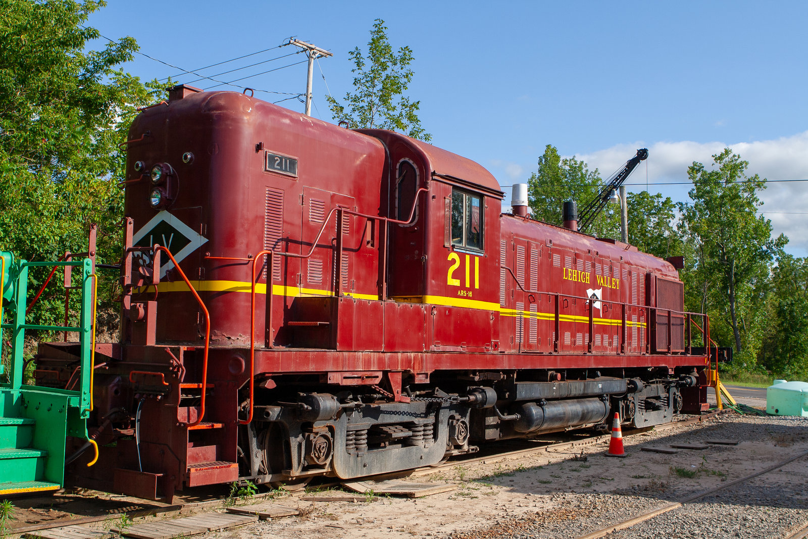 LV 211