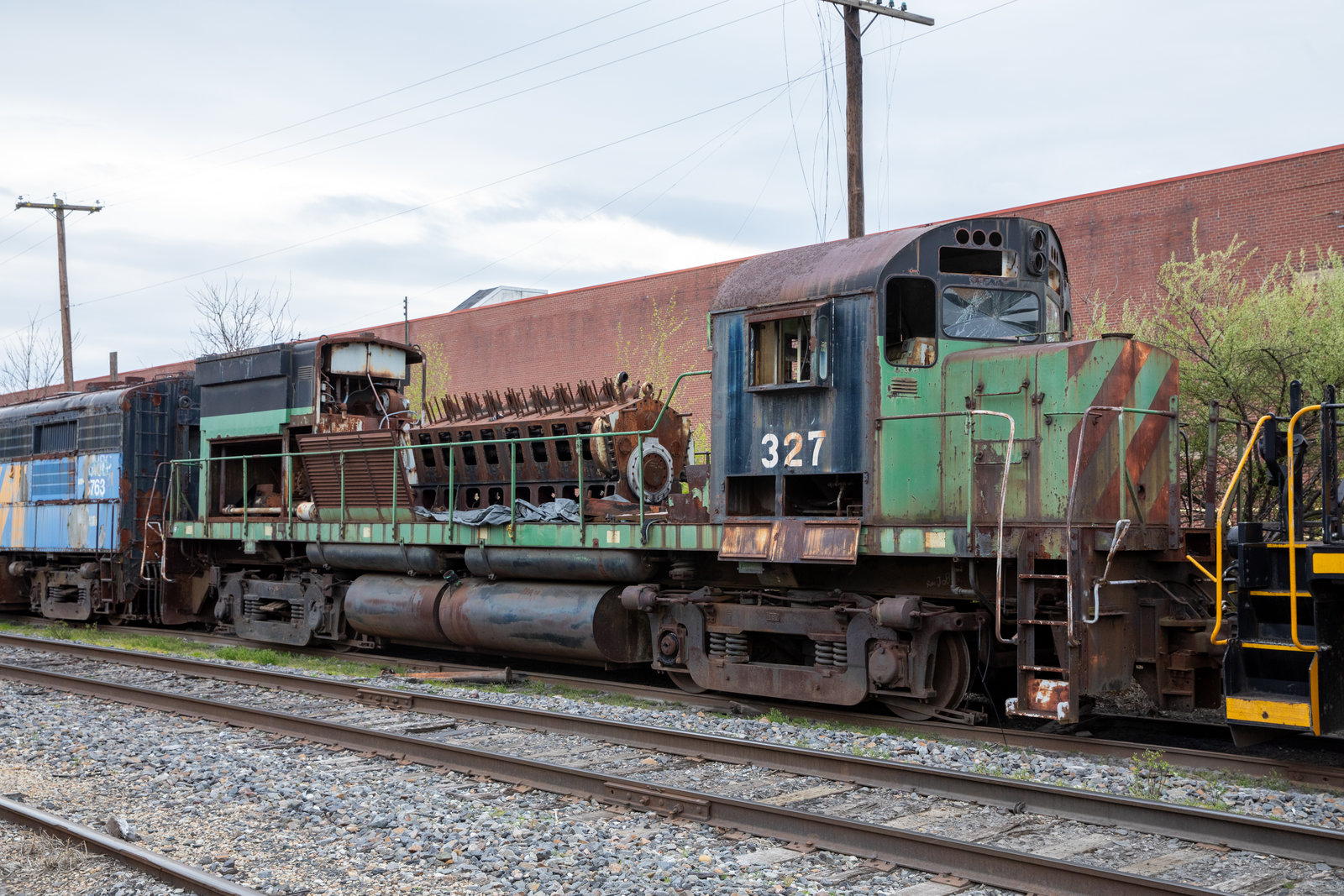 DL 327