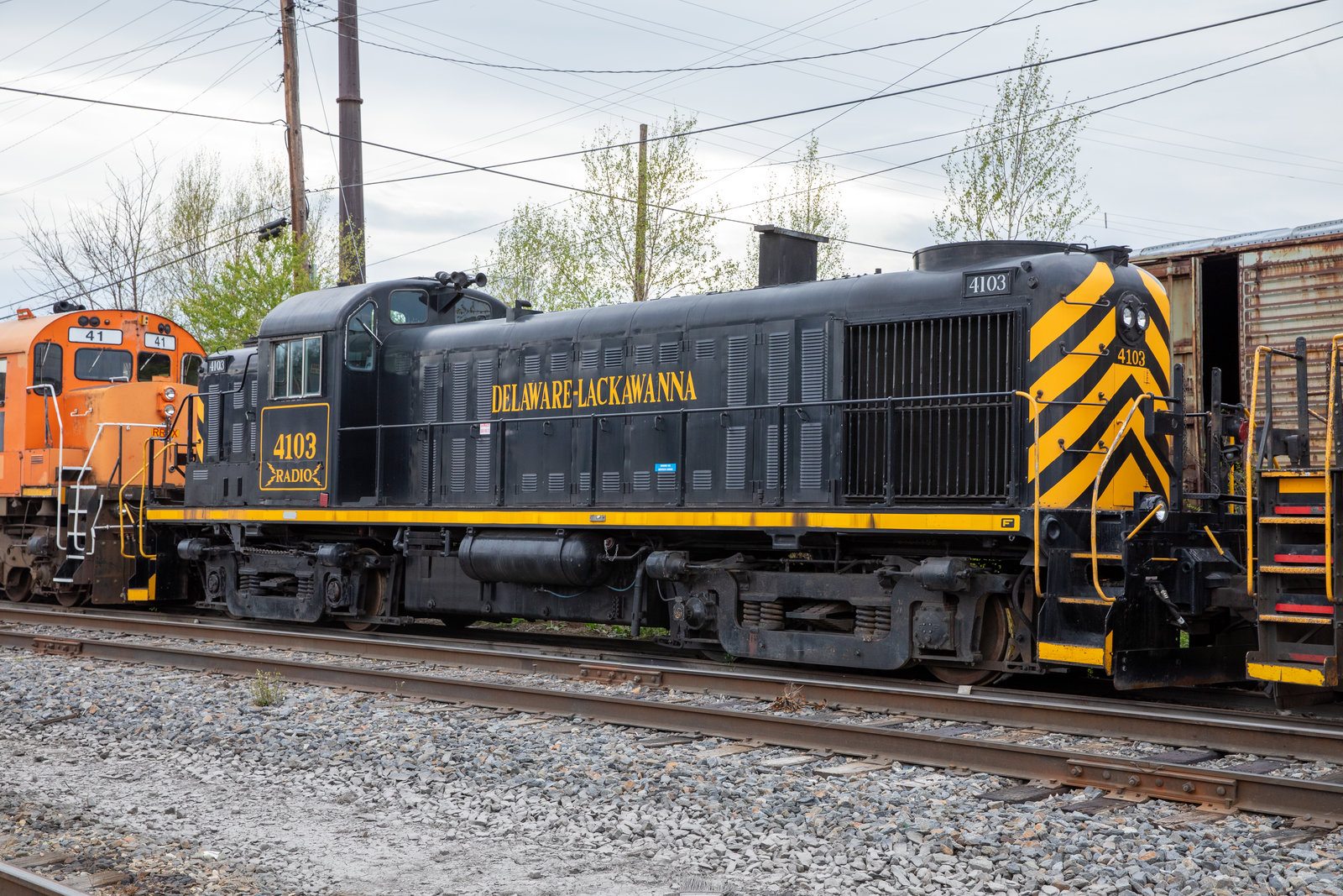 DL 4103